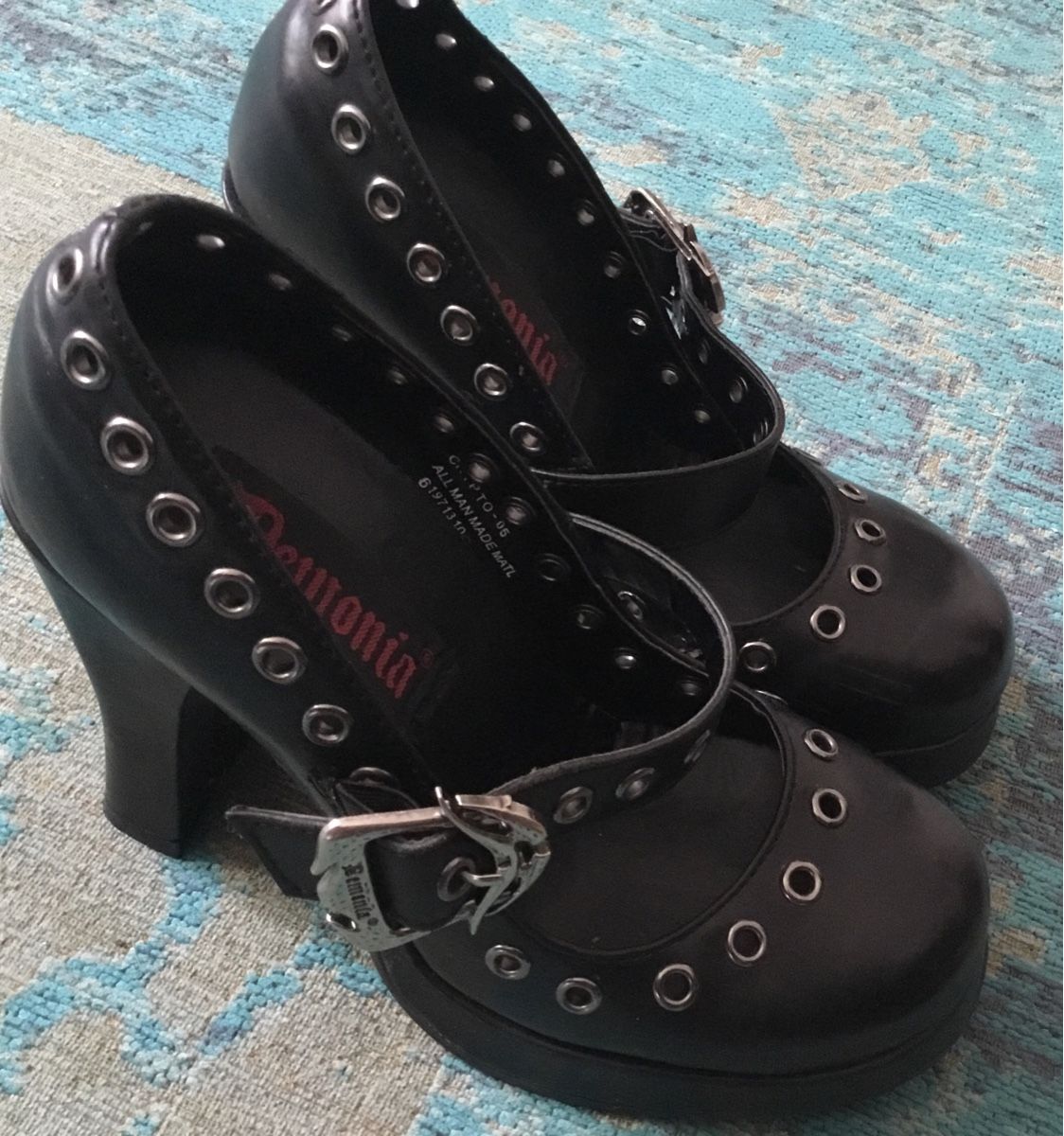 Damenschuhe: Pumps Gothic Style neuwertig – Gebraucht aus Schlieren von Jeajet 4