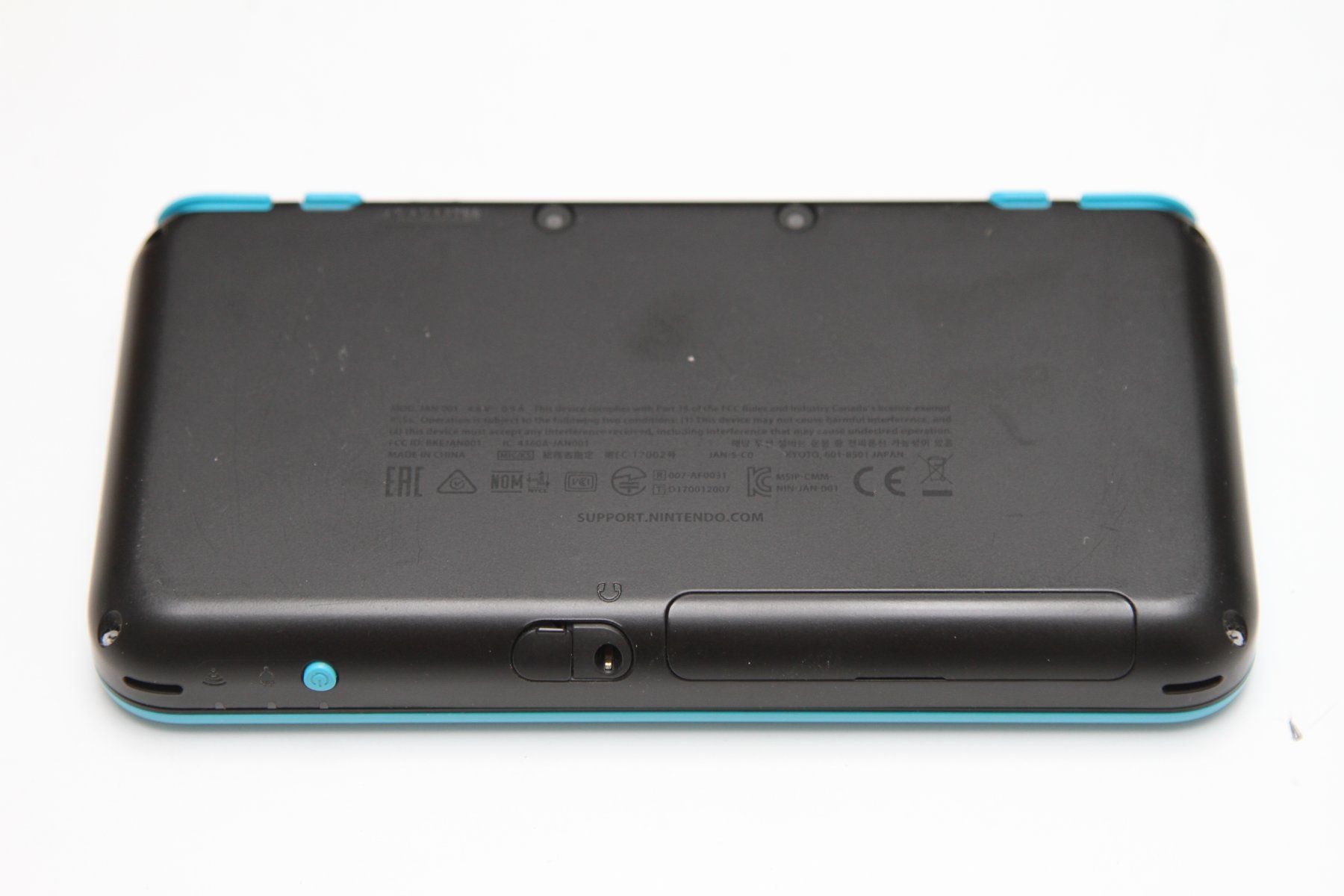 Nintendo Console: New Nintendo 2DS XL mit Spielen – Usato da Basel venduto da camelot99 2