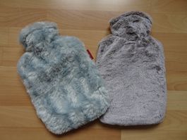 Zwei Wärmeflaschen/Bettflaschen Plüsch (Hugo Frosch)