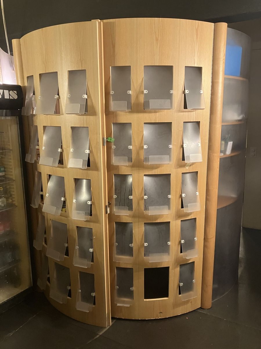 Allestimento di negozi e stand fieristici: Bar Möbel – Usato da Ostermundigen venduto da acc_kw65 1