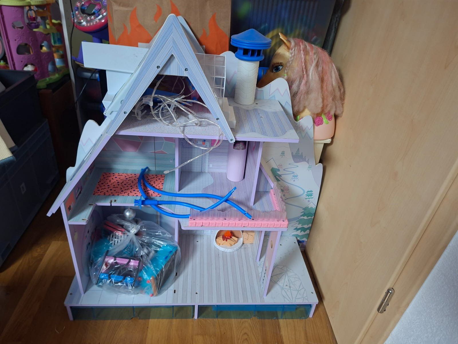 Case e mobili per bambole: chalet poupée LOL – Usato da court venduto da Leuzinger4 1