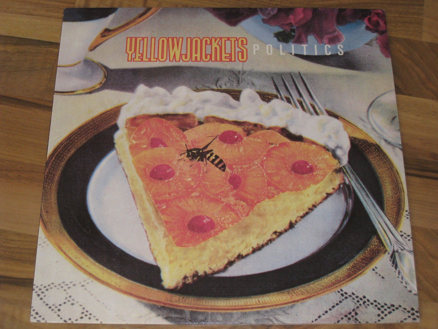 Dischi in vinile: LP - YELLOW JACKETS - POLITICS – Usato da Steckborn venduto da Quo7