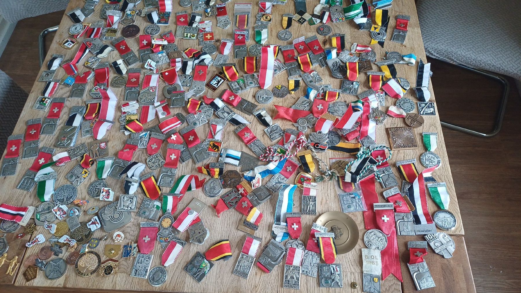 Medaillen: Grosser Posten Medallien – Gebraucht aus Flawil von Pinkmalibu