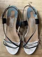 ferragamo riemchensandalen sandalen flach flats blau leder
