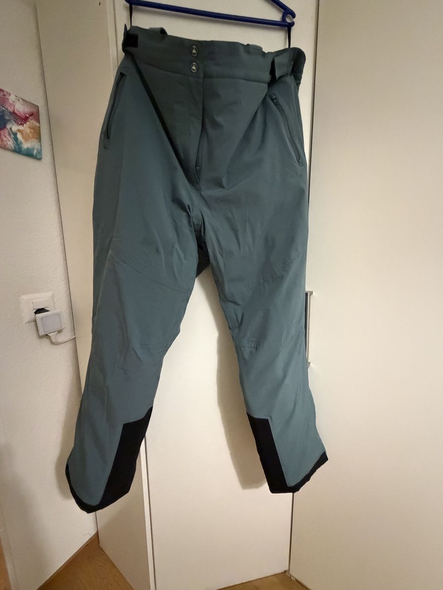 Hosen: Skihose Grösse 50 – Gebraucht aus Dübendorf von Masha.