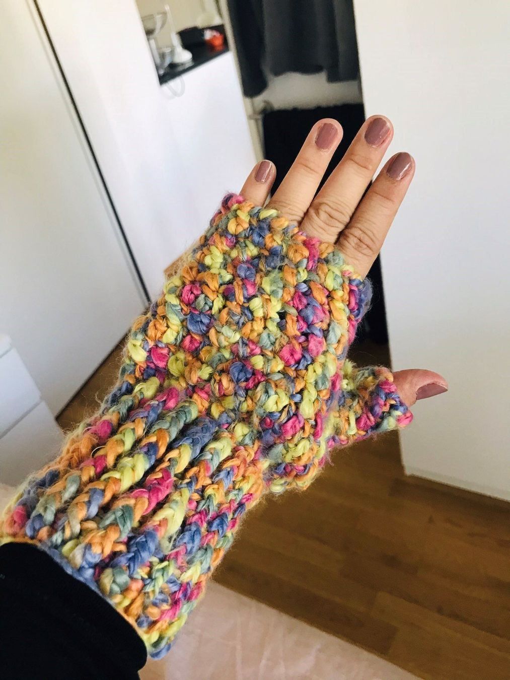 Guanti & manicotti: Mütze Handschuhe mehrere farben – Usato da Dübendorf venduto da Levintreyer 2
