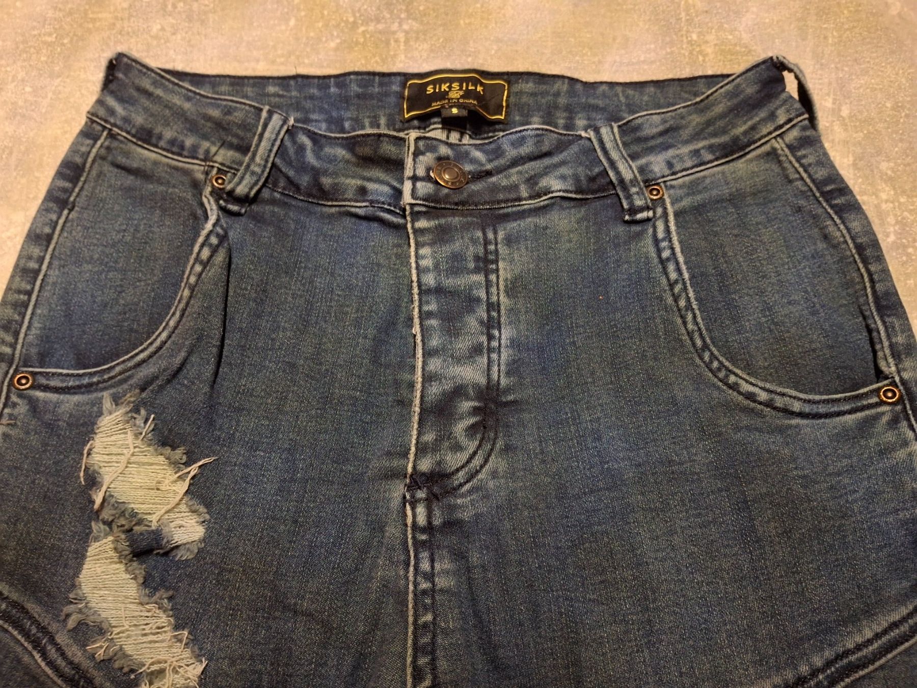 Siksilk Jeans: Pantalon jeans taille S marque Siksilk – Usato da Villiers venduto da san_jn5w 2