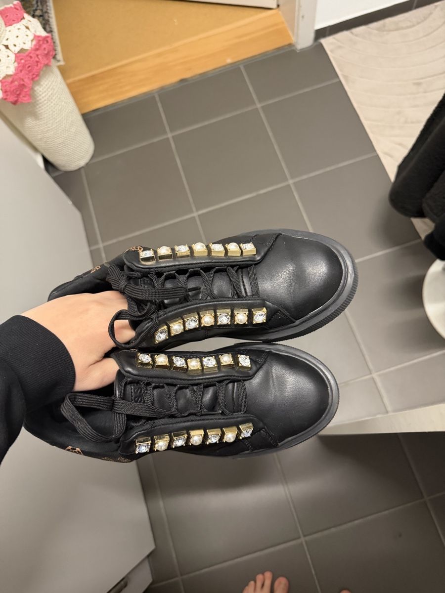 Scarpe da donna: Guess Schuhe Gr. 40 – Usato da Zürich venduto da Erdas_07 1