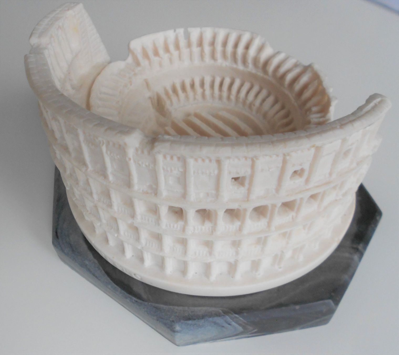 Kit di modellismo & Modellini statici: Colosseum Rom Modell – Usato da Dübendorf venduto da ArtExpression 1