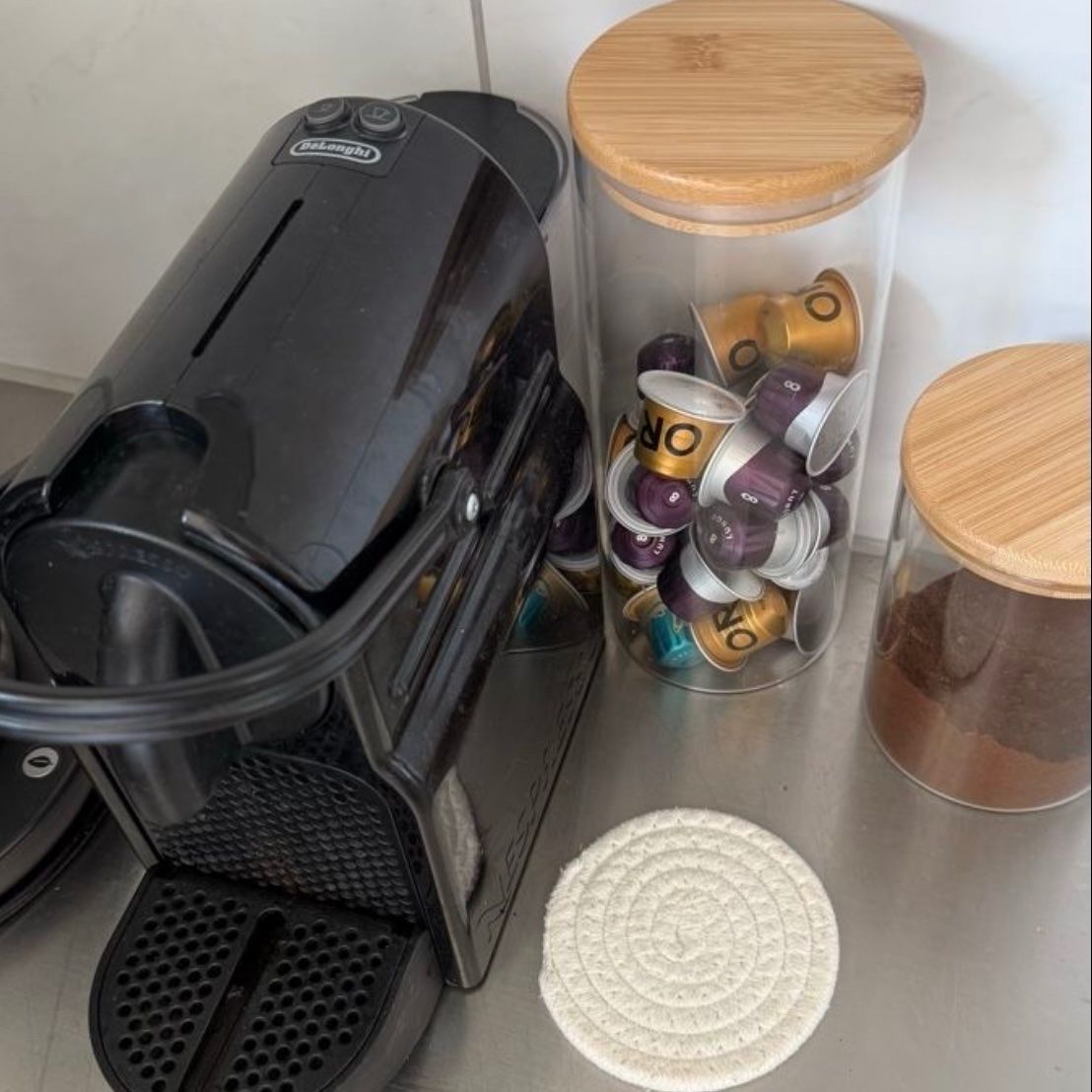De'Longhi Macchine per caffè & Macchine per espresso: DeLonghi Nespresso Essenza Black - Espresso Capsule Machine – Usato da Zürich venduto da ece_nqv9 1