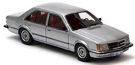 Opel Modellini d'auto: Opel Commodore C Limousine 1978-1982 silber met.     1:43 – Nuovo e nell'imballaggio originale da Gerlafingen venduto da espero88 2
