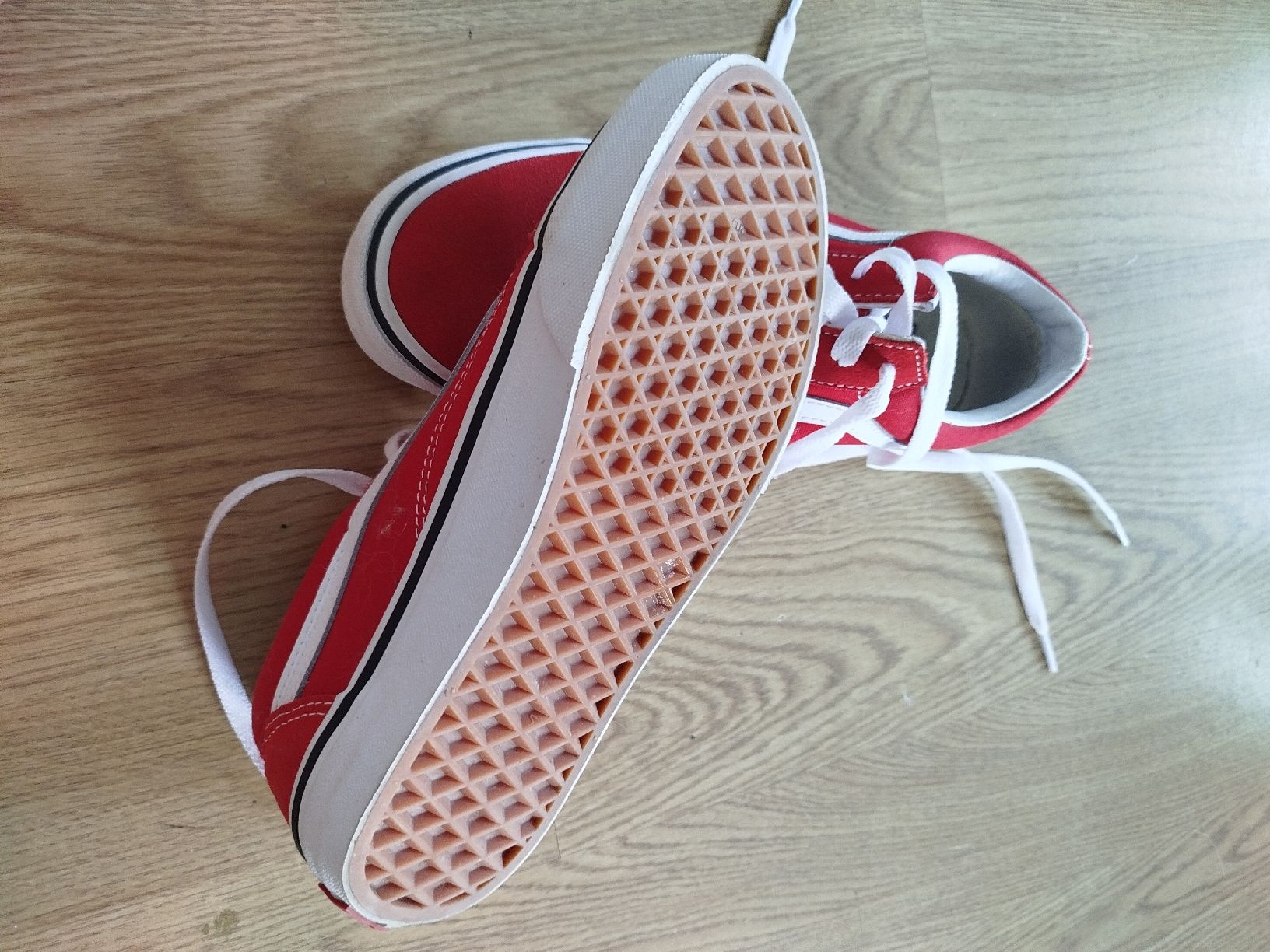 Herrenschuhe: vans rouges 38 – Gebraucht aus Les Diablerets von ninix01 1