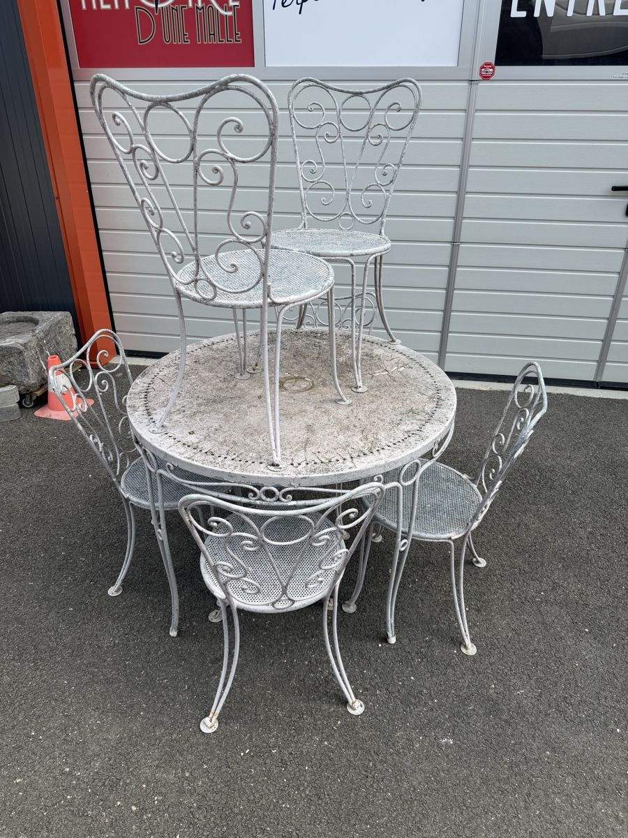 Set di tavolo e panche: Table et chaise de jardin  – Usato da Arnex-sur-Orbe venduto da Tutu1037 2