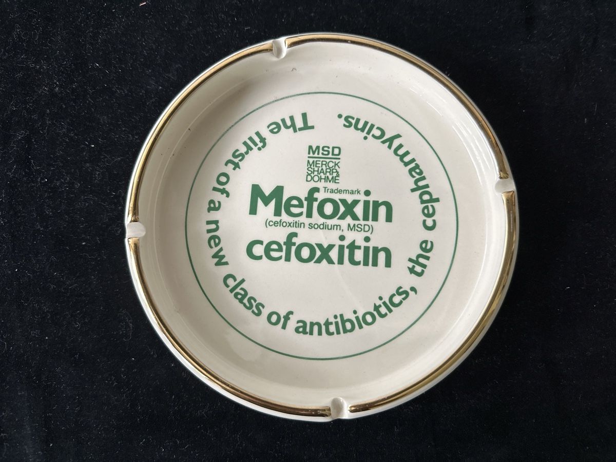 Aschenbecher: Aschenbecher MSD, NERK SHARP & Doeme, Mefoxin cefoxitin. – Gebraucht aus Zürich von Chaeffeler