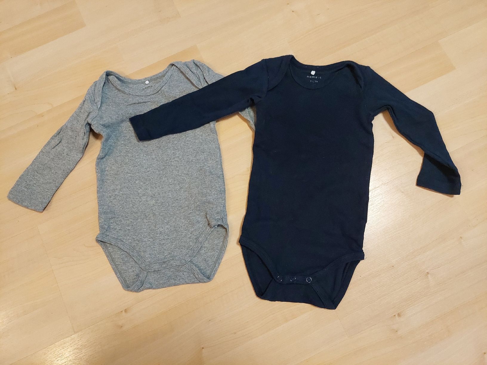 Kleiderpakete: 2 Bodys Grösse 80 – Gebraucht aus Gränichen von JaelRoost
