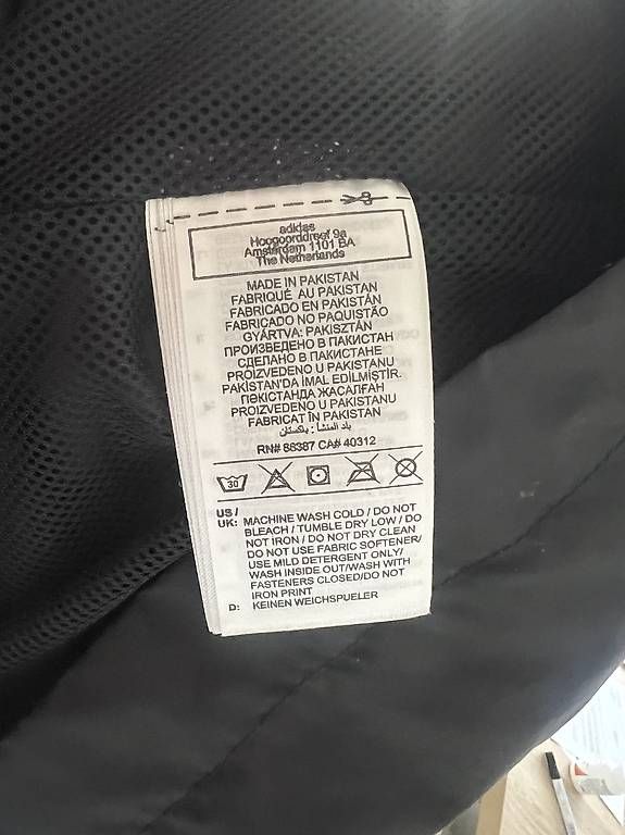 Vestes: Adidas Windjacke – Neuf avec emballage d'origine à Oberrüti par Jes_seei 3