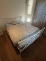 Bett mit Matratze 