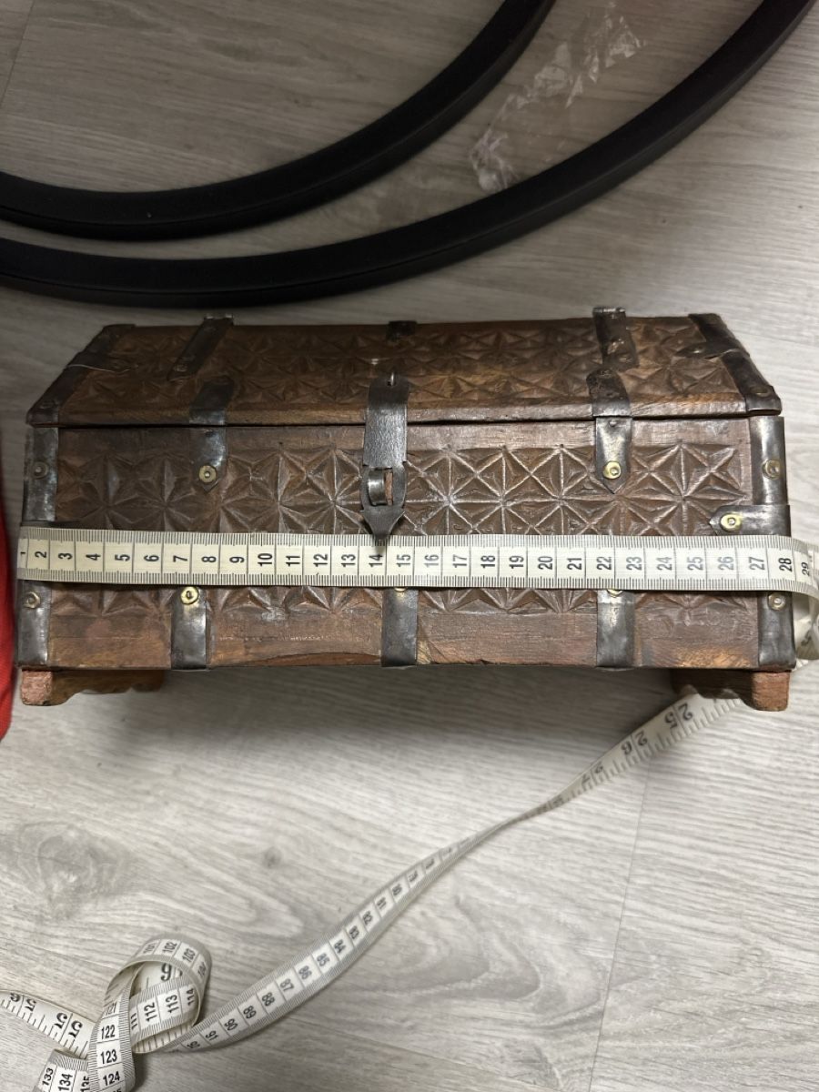 Cassapanche: Coffre en bois ancienne – Usato da Montreux venduto da Pipo7878 7