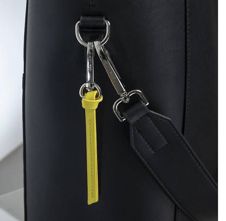 Taschen für Damen: VIVI MARI tote bag + strap basic classic – Gebraucht aus Kappel SO von serainaernst 3