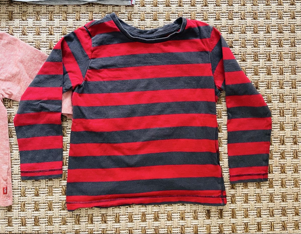 Pullover & Sweatshirts: 3 Pulls Taille 98 – Gebraucht aus Sion von FashionStore3 3