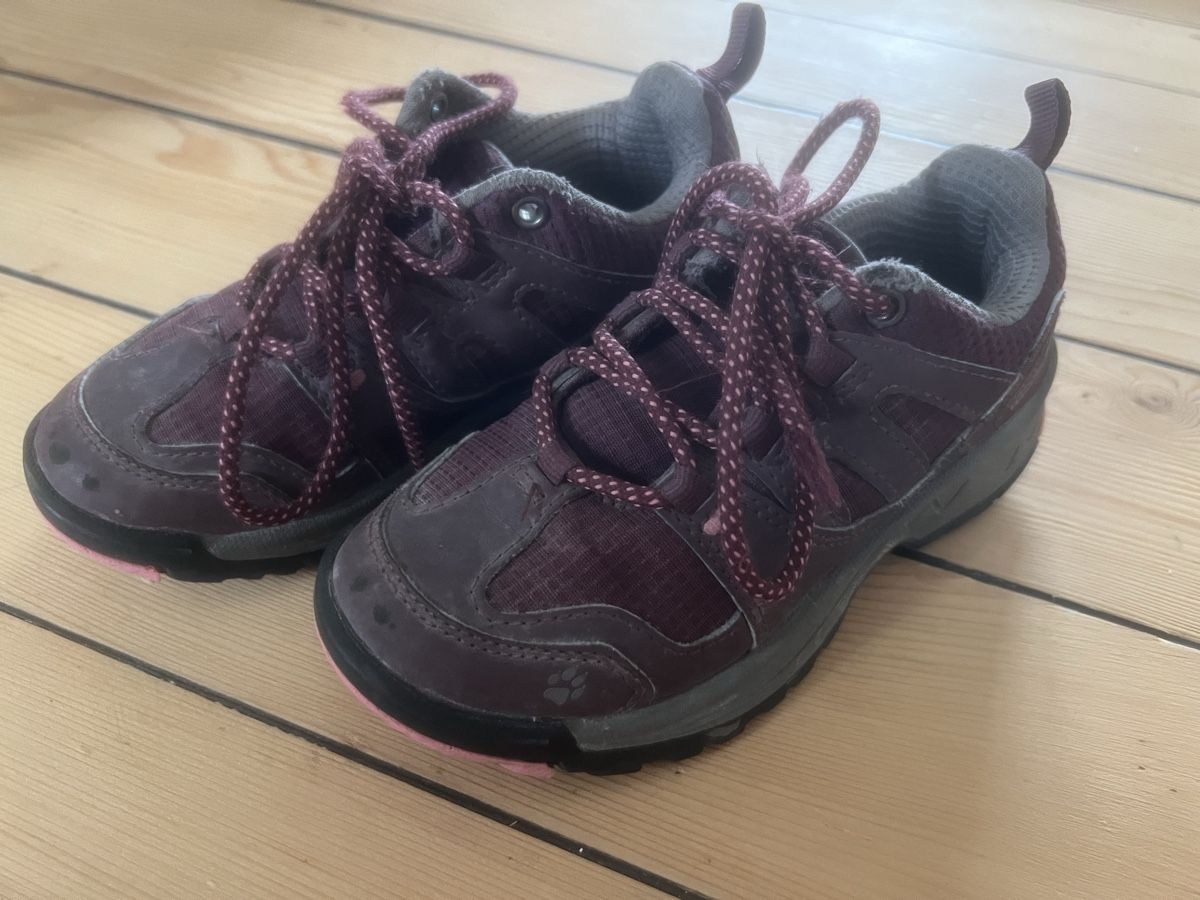 Jack Wolfskin Schuhe für Jungen: Trekkingschuhe von Jack Wolfskin in Grösse 29 – Gebraucht aus Allschwil von Fabienne0124
