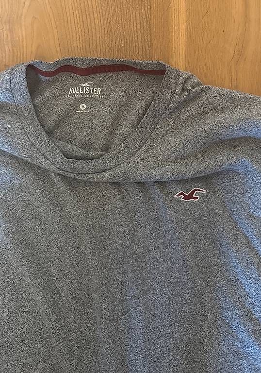 T-Shirts: Hollister Tshirt – Gebraucht aus Bern von amanda-staub 1
