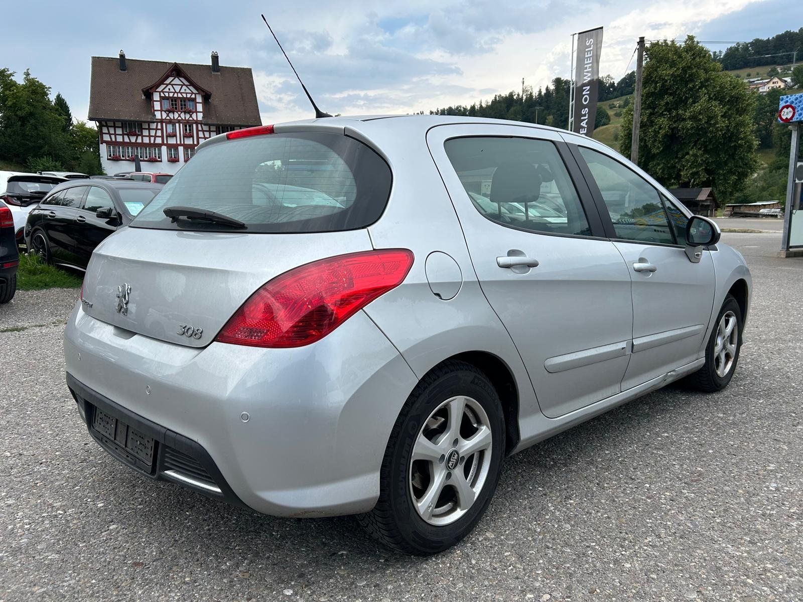 Peugeot Automobili: Peugeot 308 1.6i - Eintauschfahrzeug – Usato da Bäretswil venduto da Oberland-Automobile 5