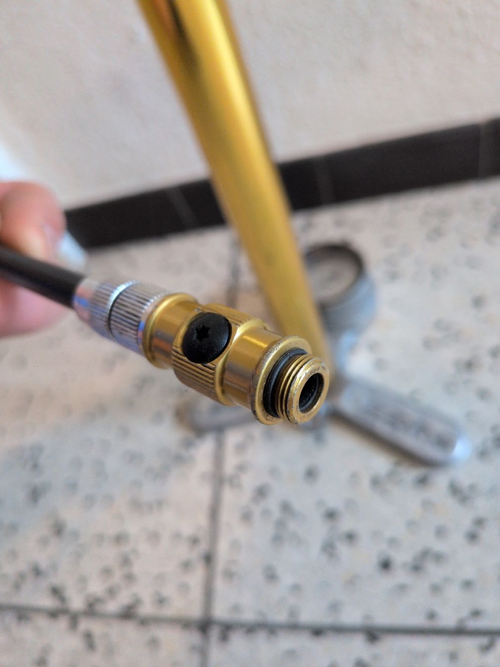 Lezyne Pompes: Fahrradpumpe Lezyne – Défectueux à Chur par ddp22bike 2
