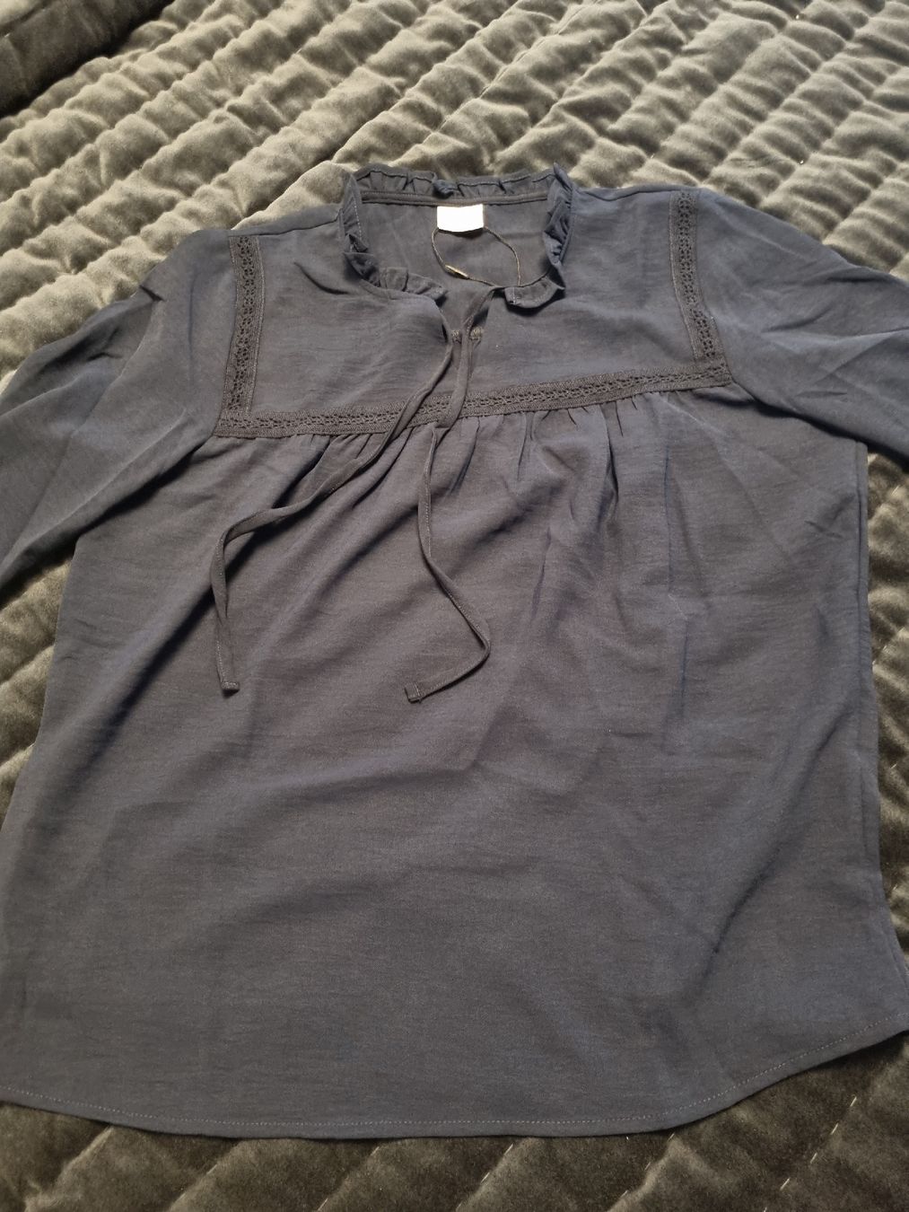 Blusen: wunderschöne neue Bluse marinenblau – Neu und originalverpackt aus Döttingen von Mass-krisG