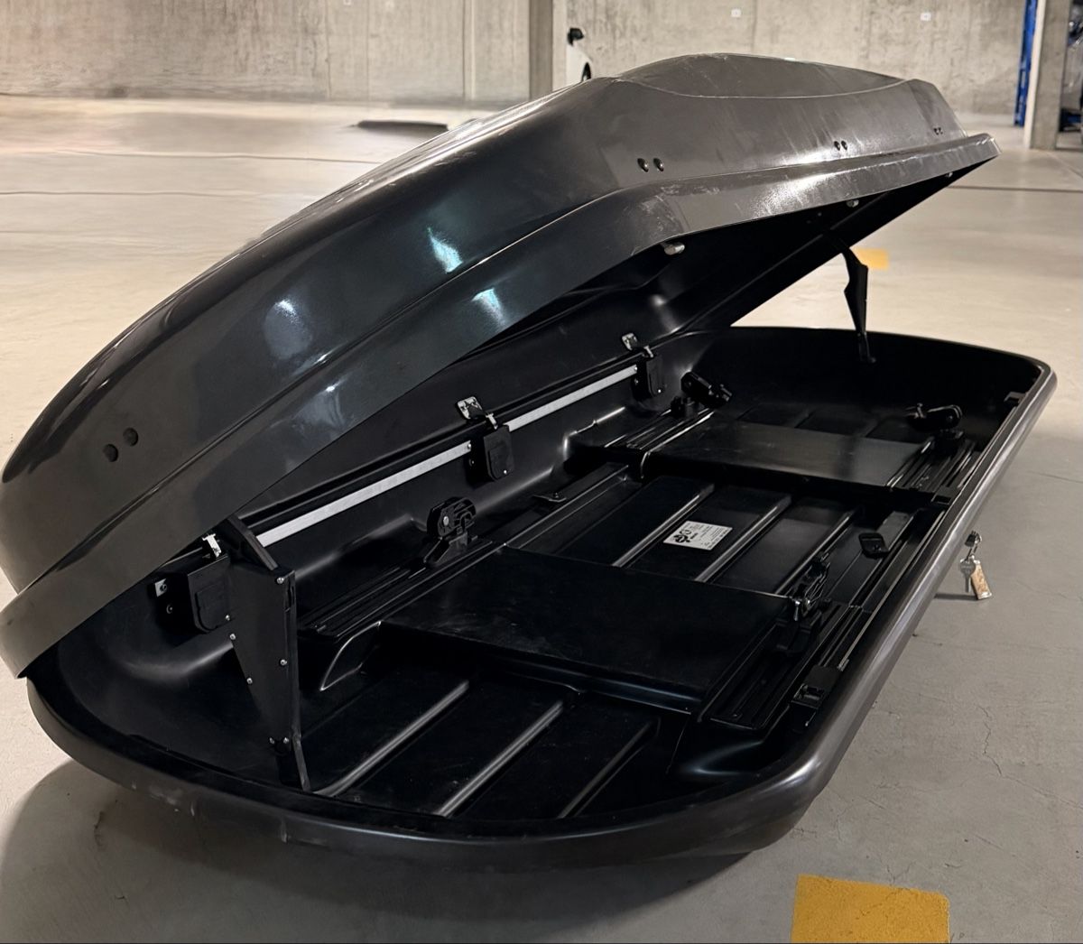 Box da tetto: Dachbox miocar mit Träger – Usato da Urdorf venduto da sei_t6f5 3