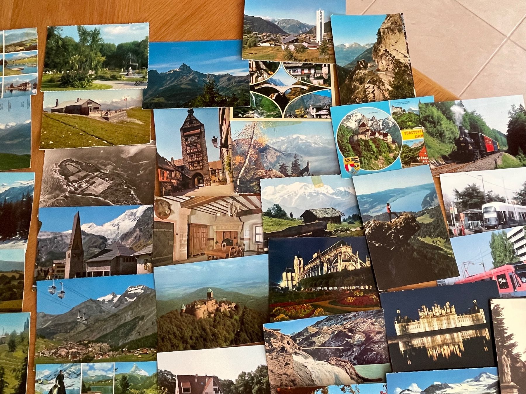 Ansichtskarten: 100 cartes, verso vierge. – Gebraucht aus Sonceboz-Sombeval von Comment2 6