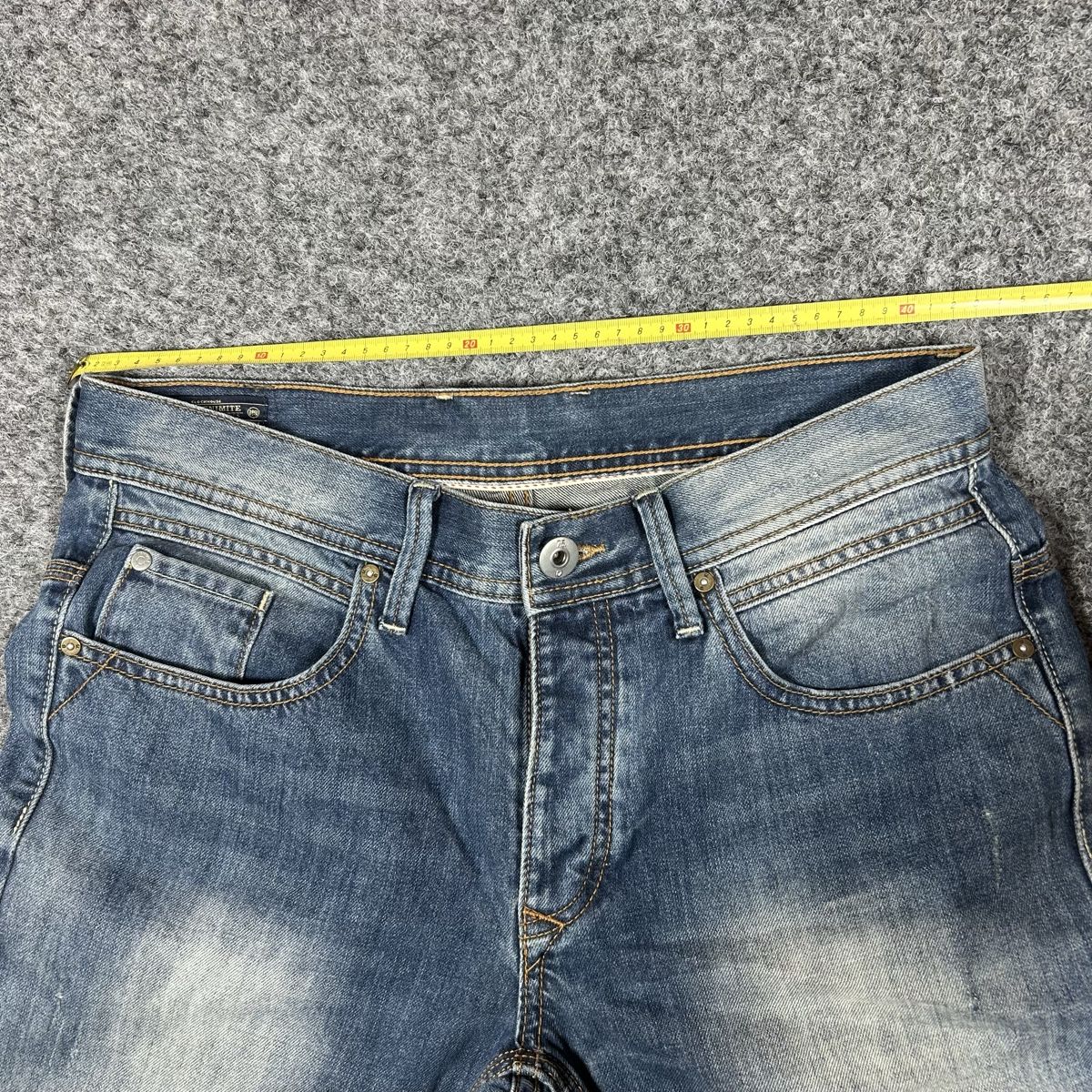 Jeans: Jeans W32 L34  – Nuovo (secondo la descrizione) da La Sagne NE venduto da Matlasape 3