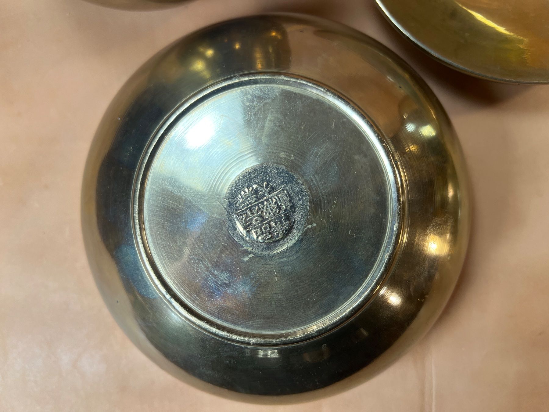 Ciotole: CHINESISCHE ODER KOREANISCHE SCHALEN ODER GONGS – Usato da Riva San Vitale venduto da AM25 1