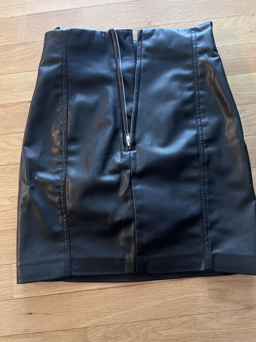 H&M Gonne: H&M rock 34 – Nuovo (secondo la descrizione) da Neuhaus SG venduto da bernike 1