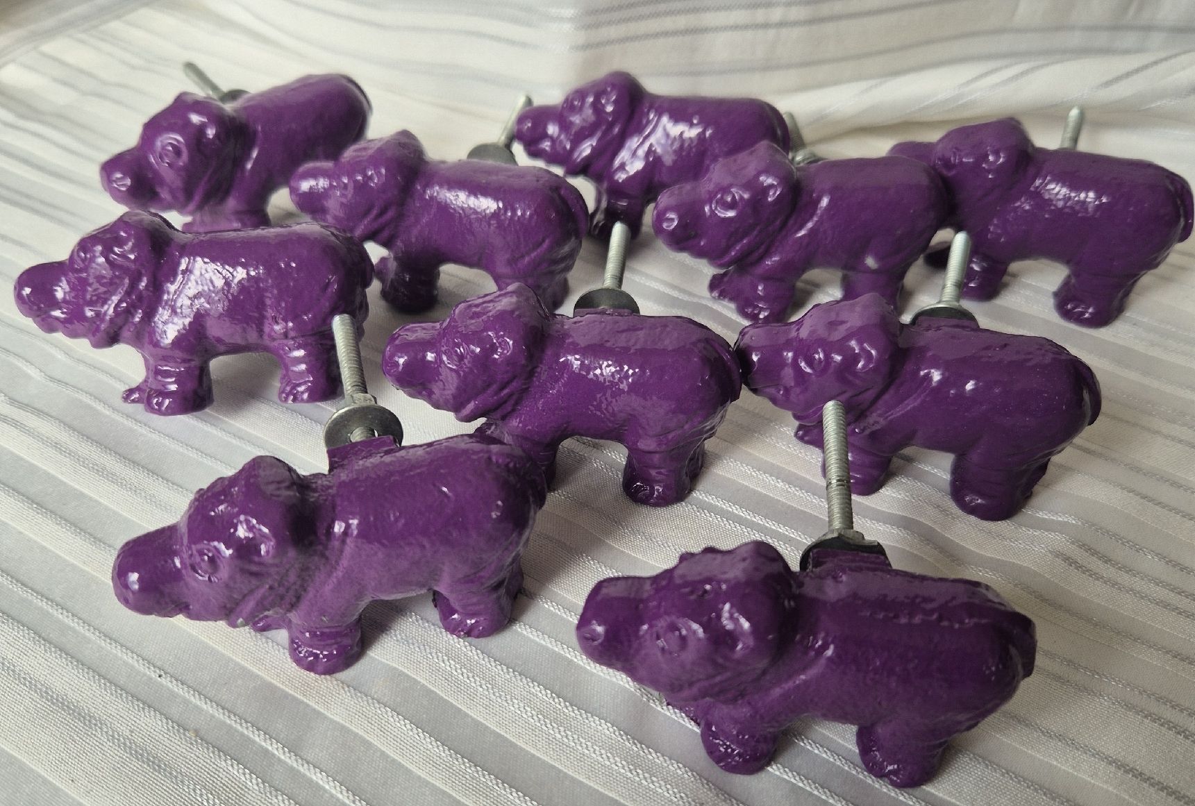 Tutte le decorazioni: Rice DK metal, purple hippo knobs with screws  – Usato da Zürich venduto da mrs_kz6n