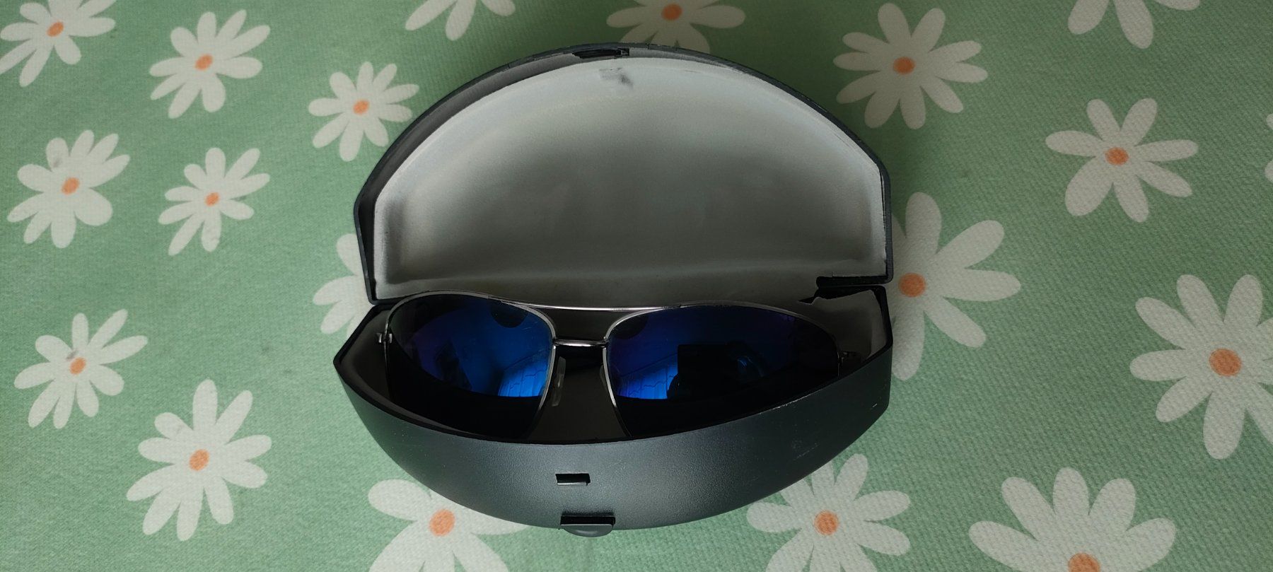 Brillen & Gläser: Klassische Sonnenbrille blaue Gläser – Gebraucht aus Muri AG von Suiphi 2