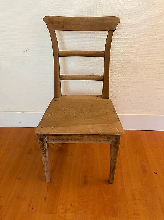 Sedie: Chaise ancienne en bois – Usato da Lausanne venduto da Baz58