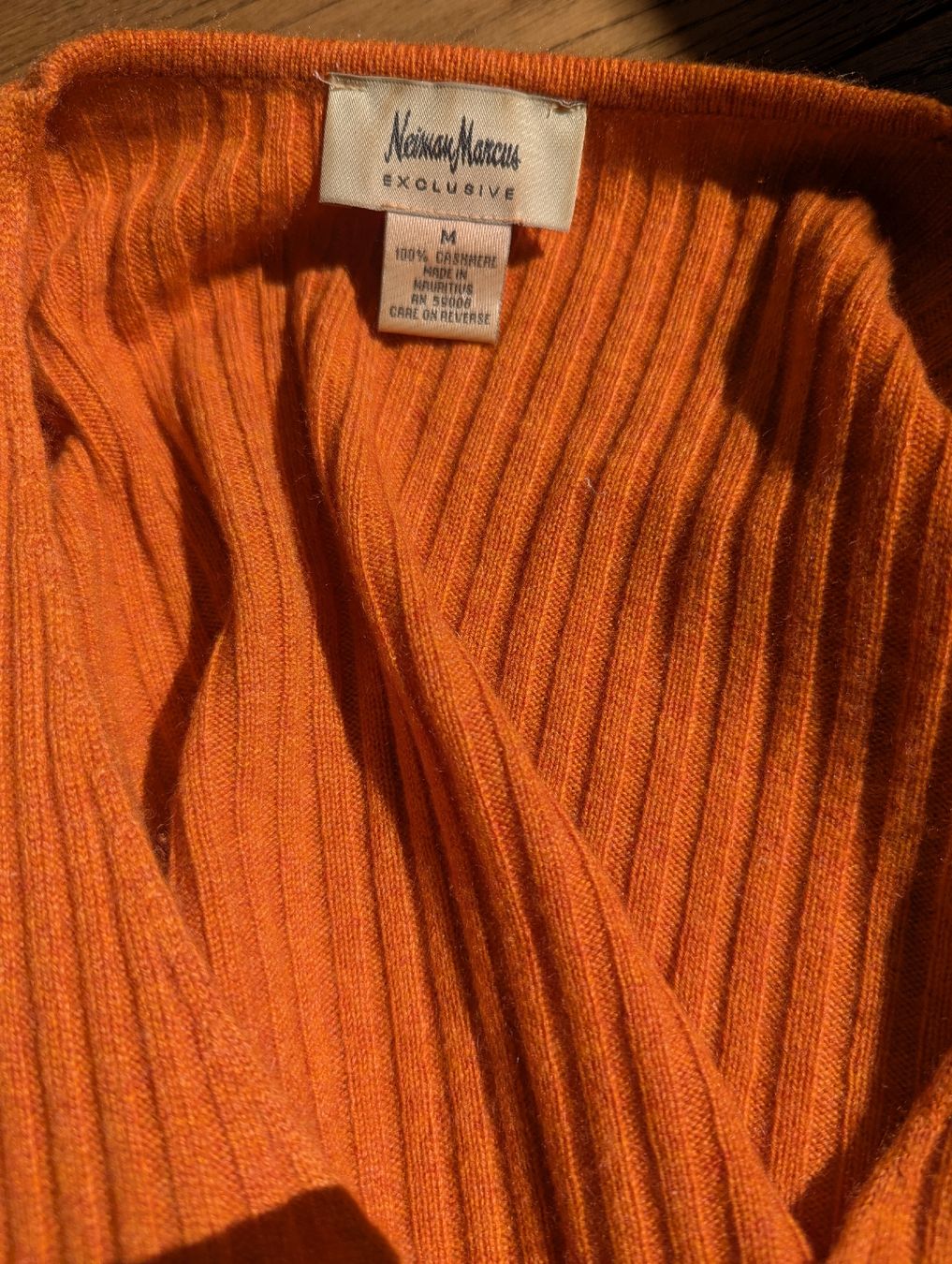 Maglioni & Felpe: Neiman Marcus Exclusive Kaschmir-Pullover in Orange - Gr S-M – Usato da Altendorf venduto da Eistoelter 4