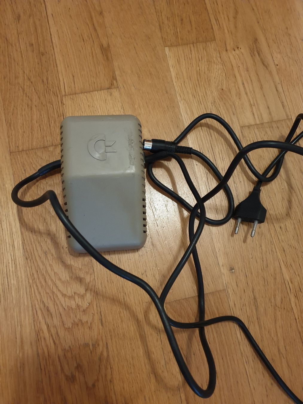 Commodore PC: Commodore 64 Computer mit Netzteil guter Zustand 7099 – Usato da Ittigen venduto da Ziok187 7