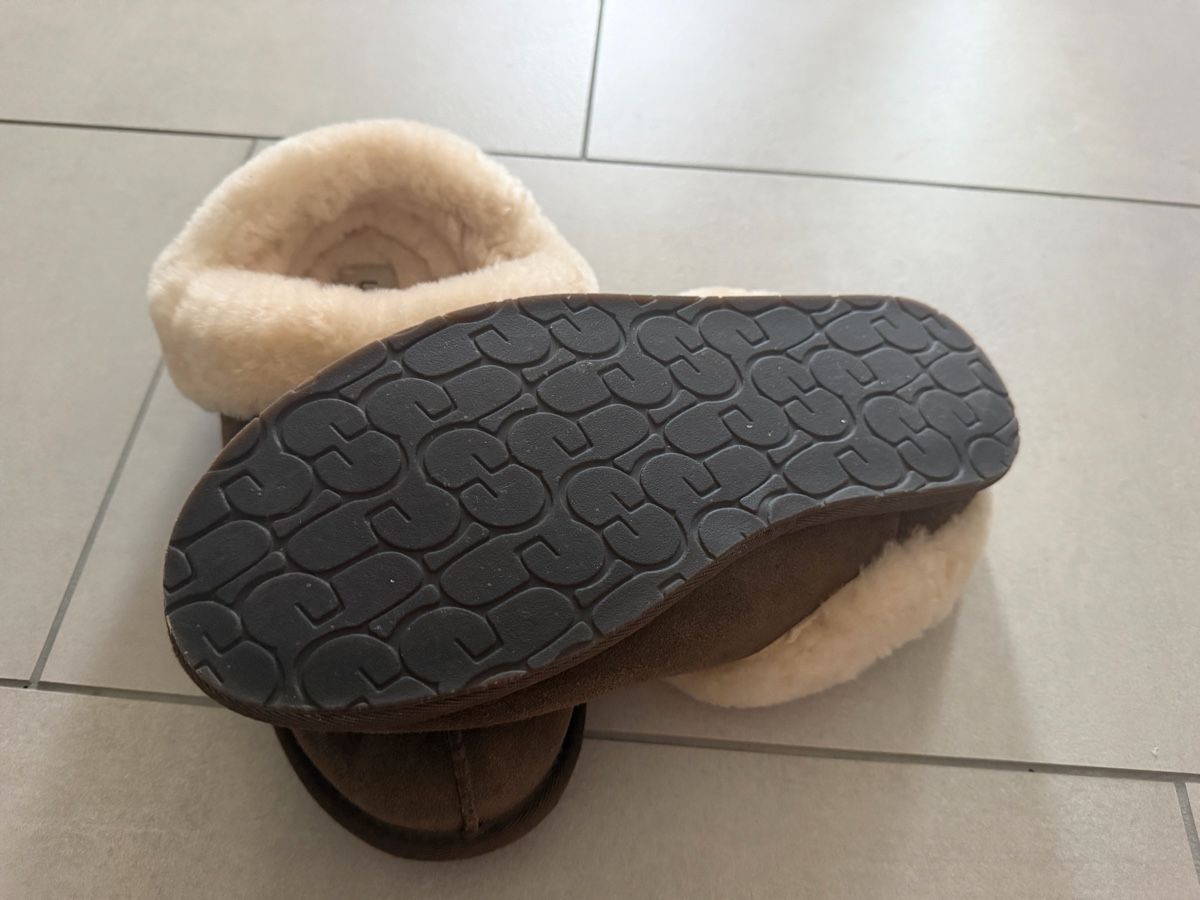 Ugg Herrenschuhe: UGG Hausschuhe – Gebraucht aus Thun von piguni 1