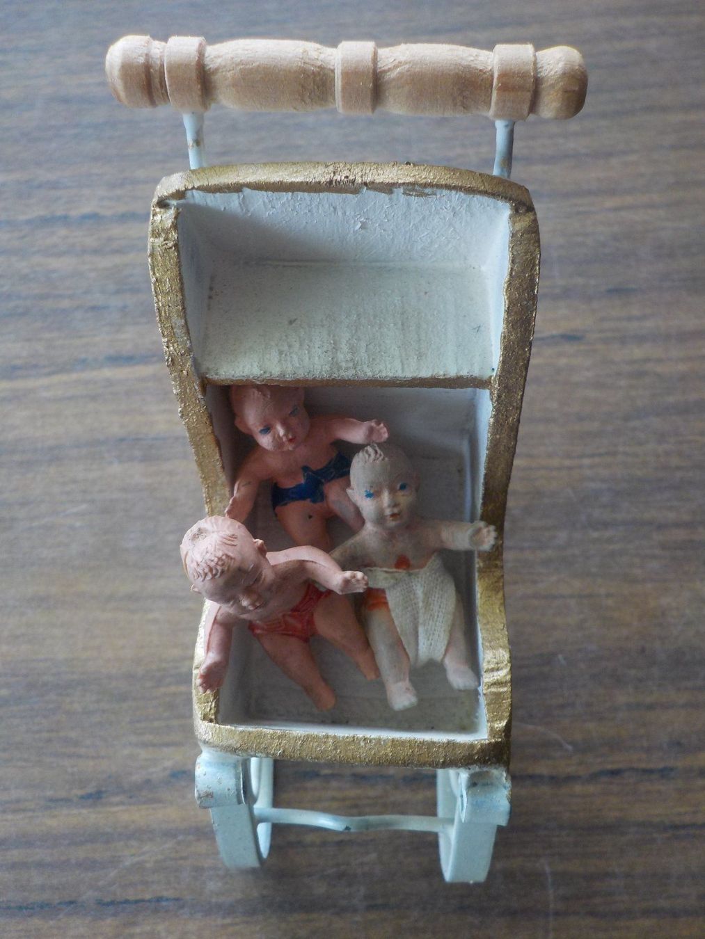 Giocattoli: Puppenstube antik - Schlitten Püppchen – Usato da Mörschwil venduto da antiksalon 7