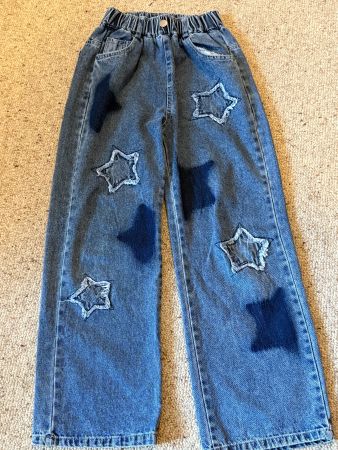 Coole Jeans mit Sternen, Gr. 150, Top Zustand für den Frü...