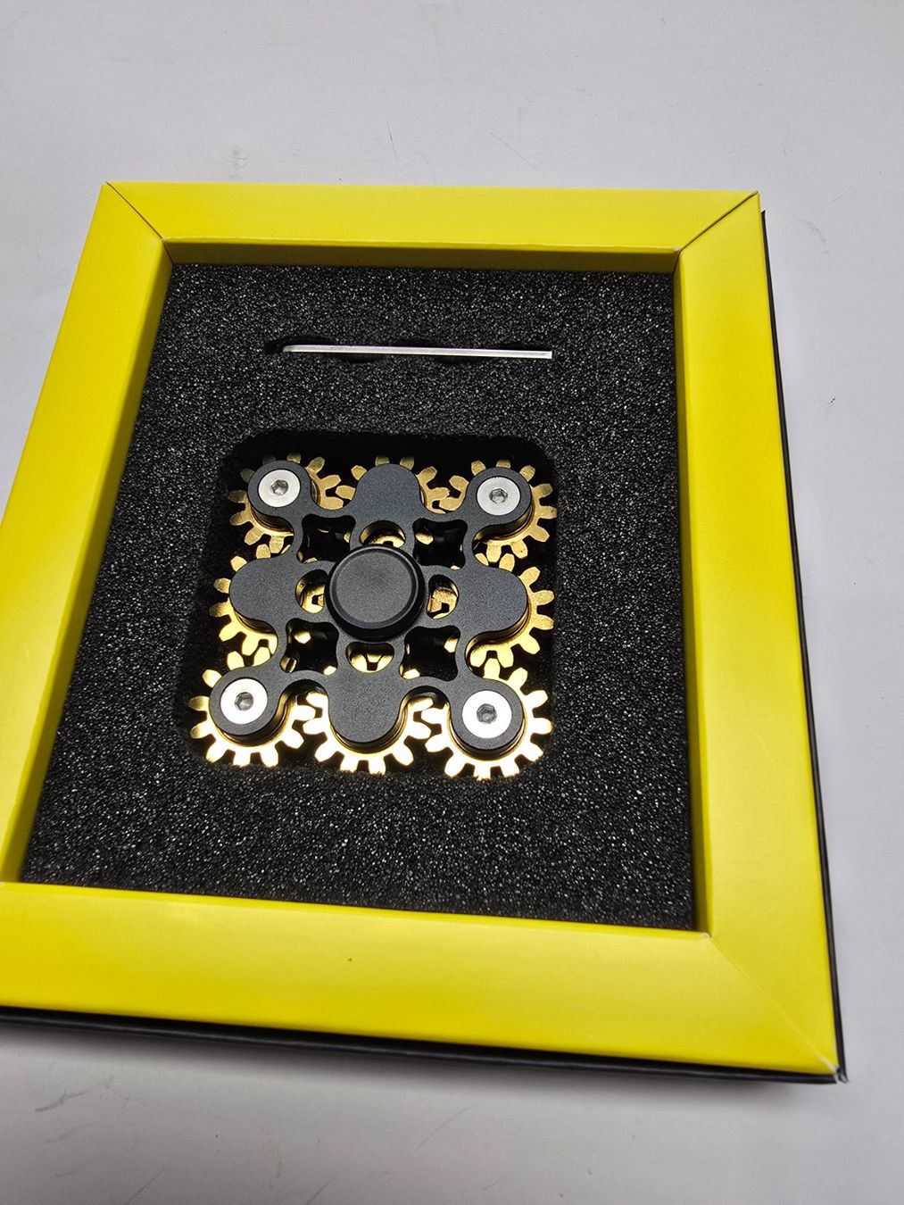 Jouets: Fidget-Spinner mit Messingzahnrädern – Neuf avec emballage d'origine à Balgach par Zwickau01 2