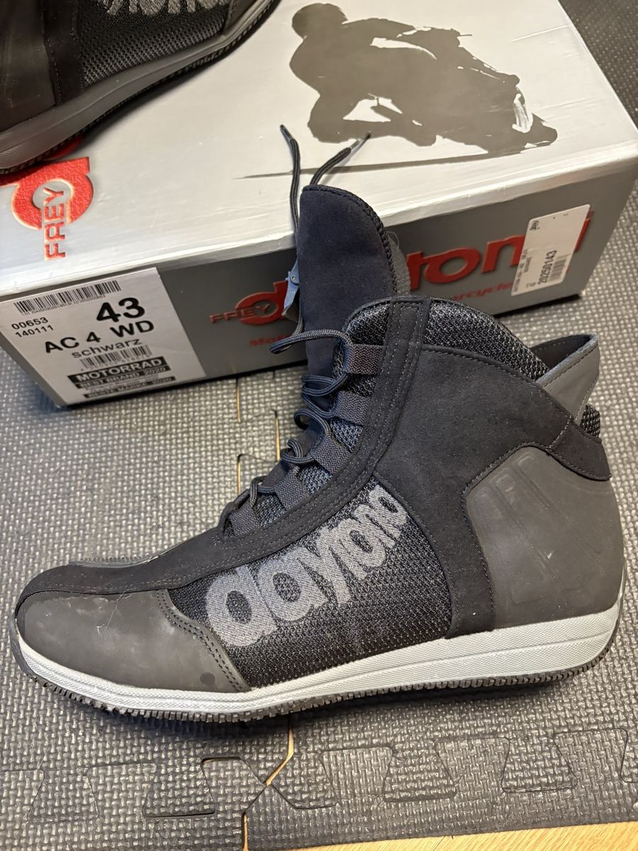 Scarpe da uomo: Chaussures moto Daytona 43 – Usato da Neyruz-sur-Moudon venduto da Flachouille