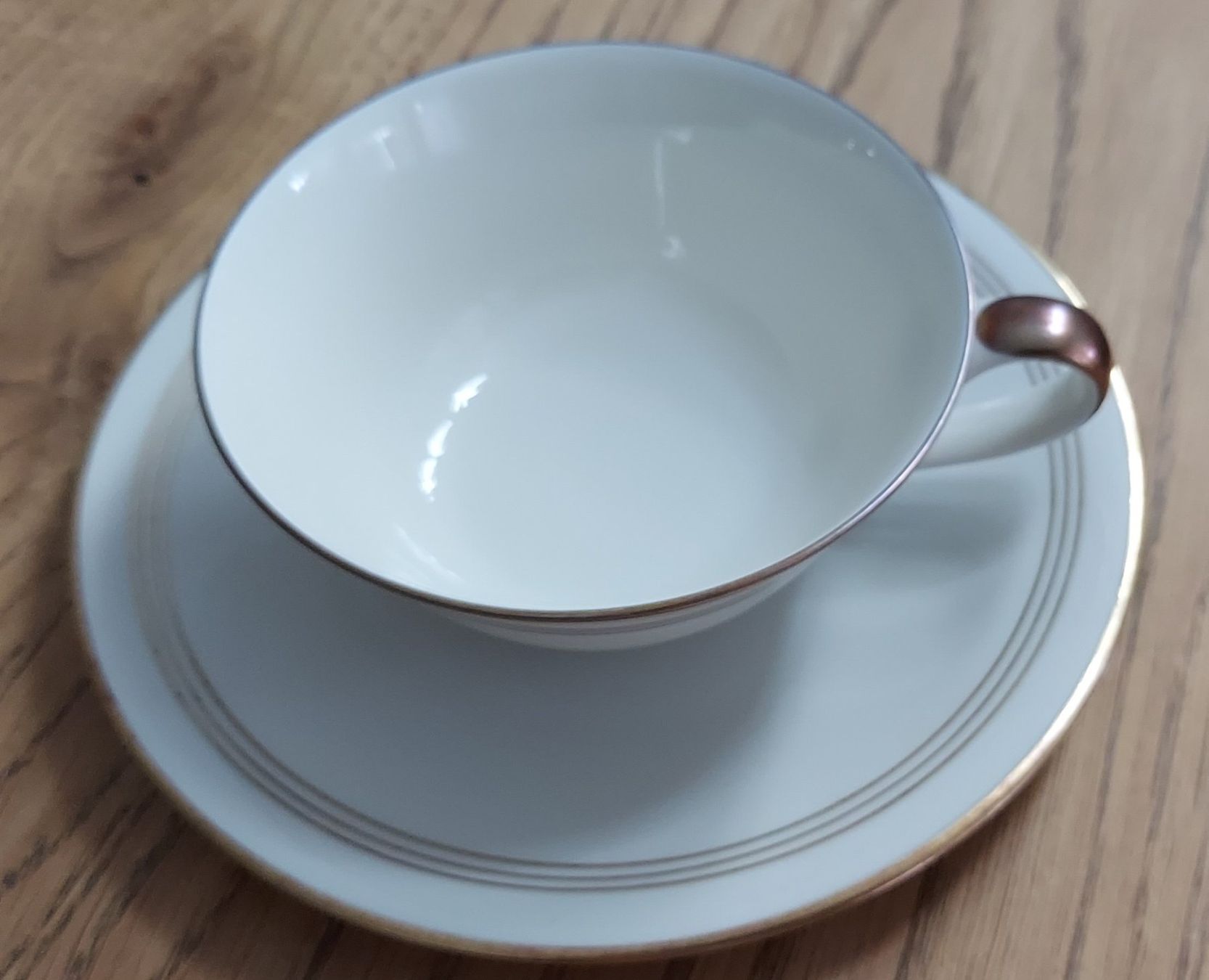 Kaffee- & Teegeschirr: Kaffee-/Tee Service mit Goldrand – Gebraucht aus Gunzgen von  1