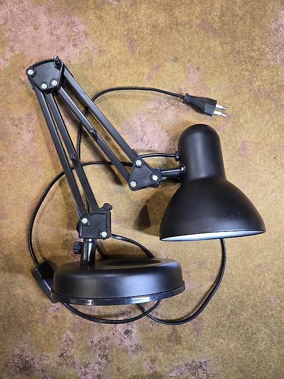 Lampade: Tischlampe höhenverstellbar – Usato da Kloten venduto da Kenneth_Iselin 2