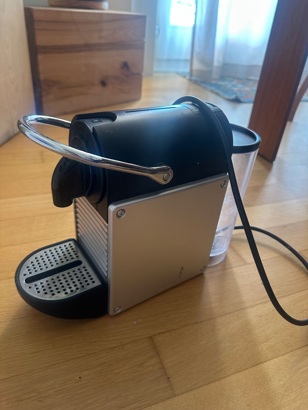 Kaffeemaschinen & Espressomaschinen: Nespresso Kaffeemaschine Delonghi – Gebraucht aus Zürich von cedibieri