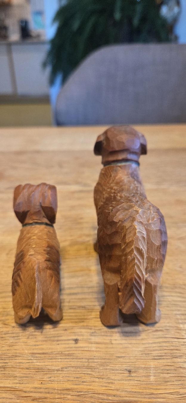 Statuette: 2 alte Holz-Bernhardiner mit Fässchen  wohl Brienz – Usato da Rehetobel venduto da hobirot01 4