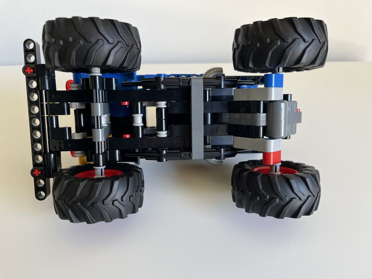 Lego Spielzeuge: Monster JamTM Grave Digger™M Feuer und – Gebraucht aus Stäfa von Exclusive0 4