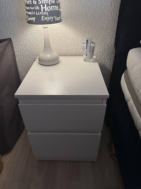 Comodini: 2 Nachttische mit Schubladen Ikea Malm – Usato da Winterthur venduto da erl_6kk7